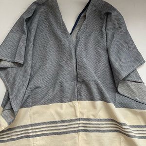 NWOT Tribe Alive Poncho